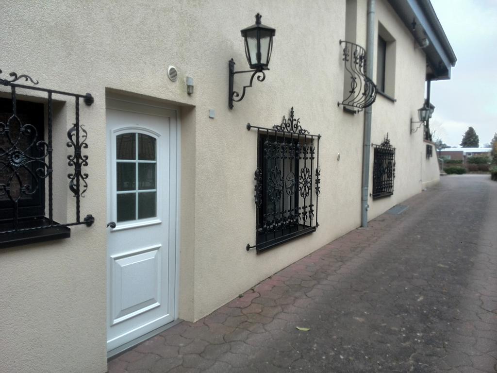 Altes Zollhaus Am Klinikum Hotel Lubeck Luaran gambar