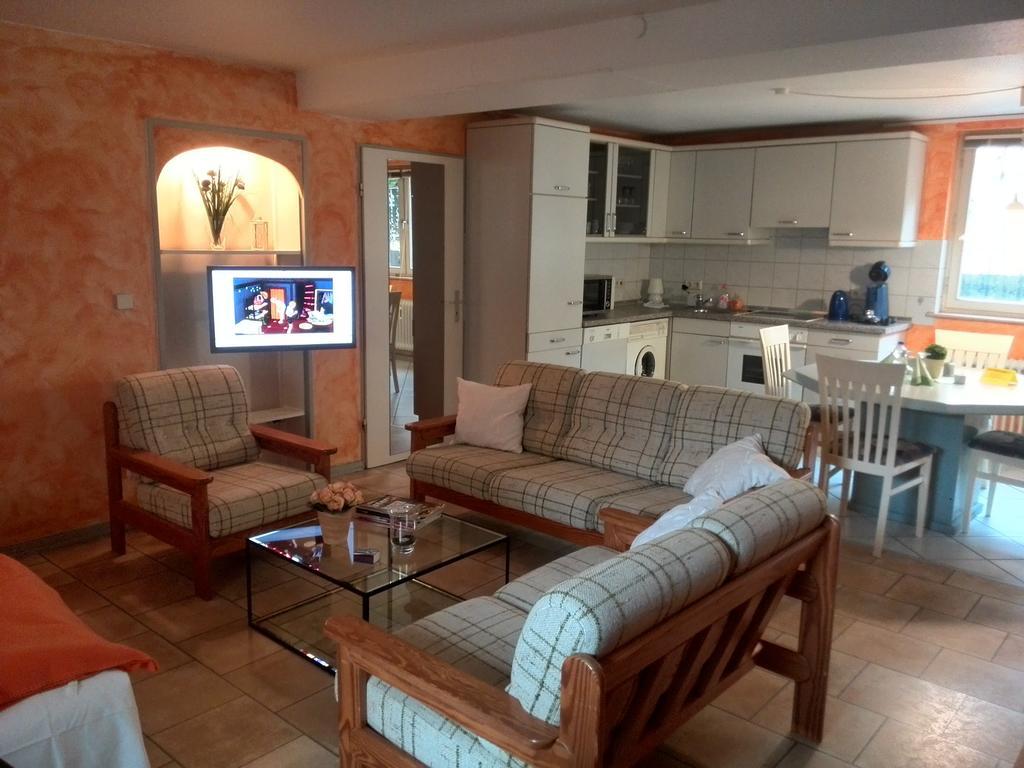 Altes Zollhaus Am Klinikum Hotel Lubeck Luaran gambar