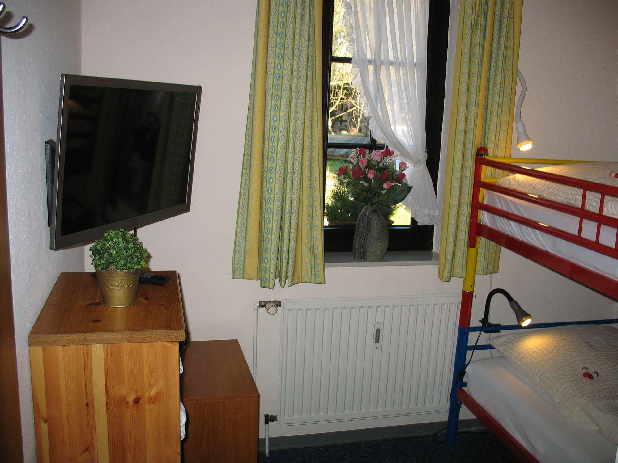 Altes Zollhaus Am Klinikum Hotel Lubeck Luaran gambar