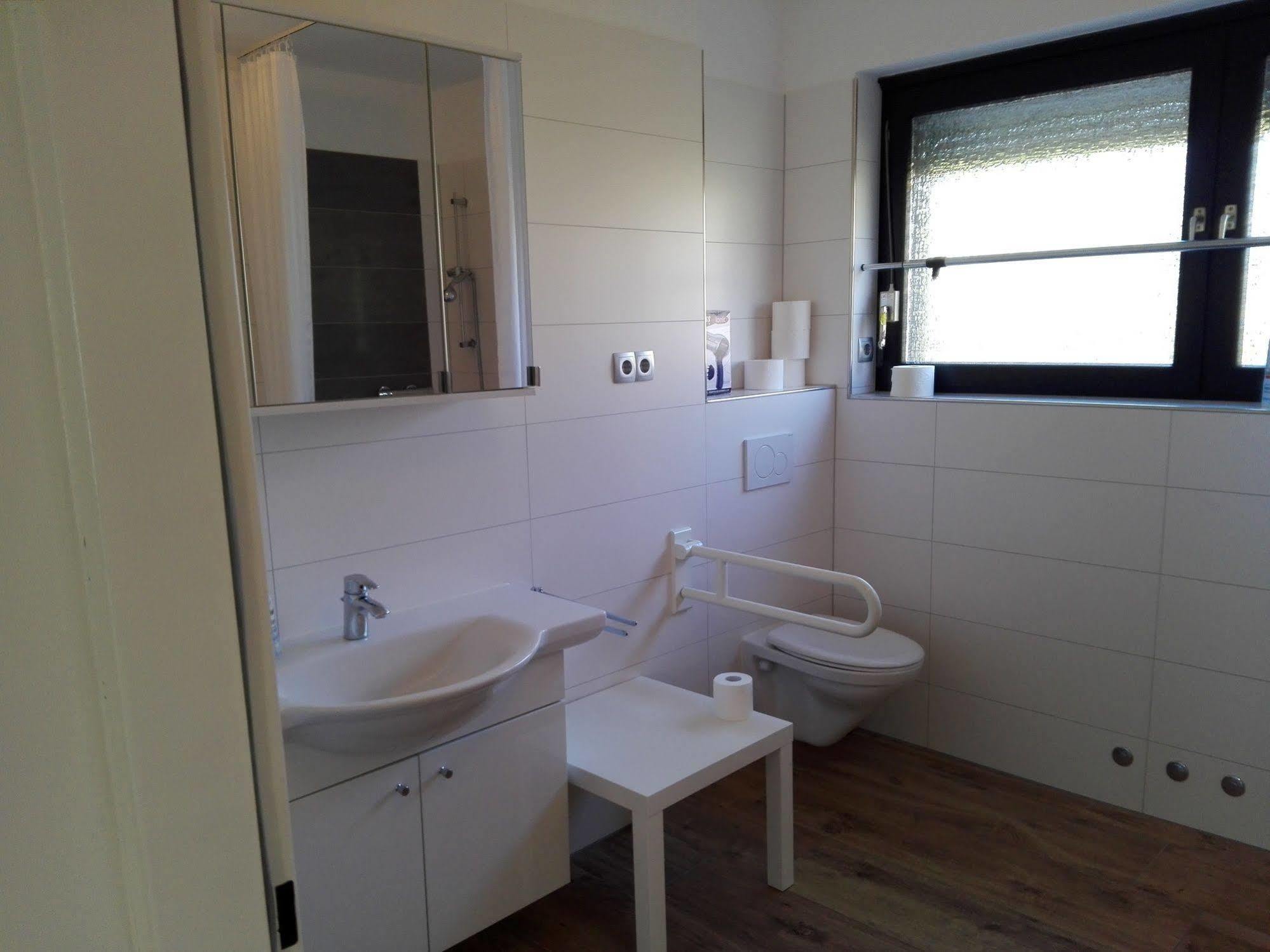 Altes Zollhaus Am Klinikum Hotel Lubeck Luaran gambar