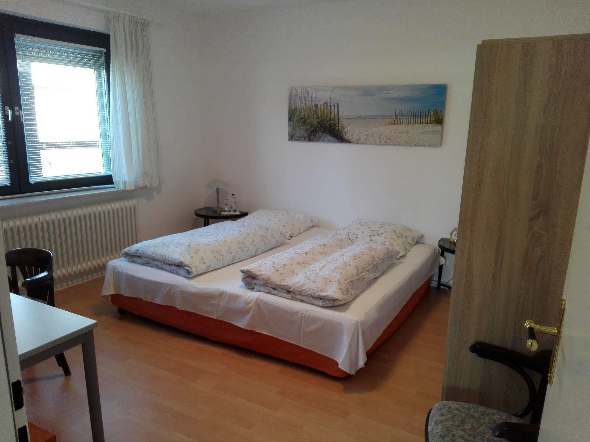 Altes Zollhaus Am Klinikum Hotel Lubeck Luaran gambar